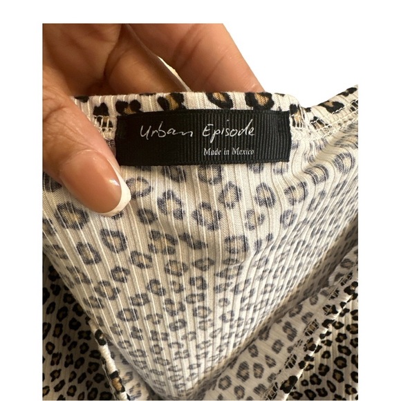 Leopard Print Women's Top - Picture 5 of 7